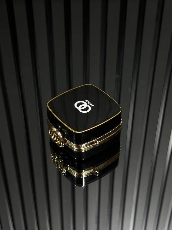 Chanel Zarif Zincir Detaylı Beyaz Vücut Zinciri - Görsel 2