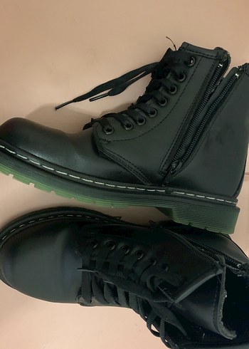 Siyah Rugan Bağcıklı Punk Bot - Görsel 5