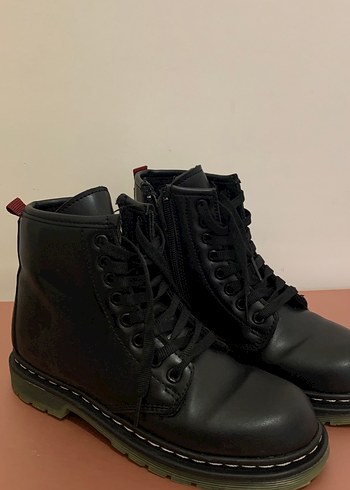 Siyah Rugan Bağcıklı Punk Bot - Görsel 2