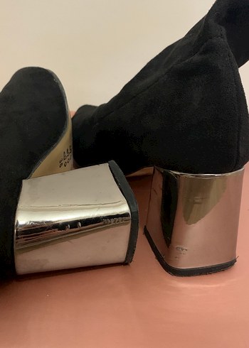 Siyah Süet Topuklu Kadın Bot - Görsel 4