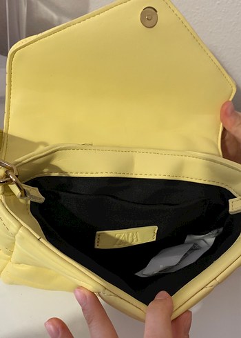 Sarı Zincir Detaylı Kadın Deri Çanta - Görsel 3