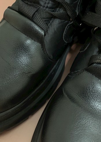 Siyah Topuklu Kadın Bot - Görsel 4