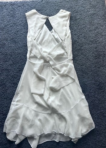 V Yaka Volanlı Midi Beyaz Elbise - Görsel 2