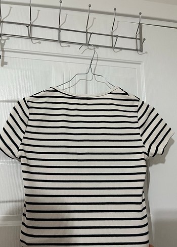 Kadın Beyaz Siyah Çizgili Kısa Kollu Tişört - Görsel 2