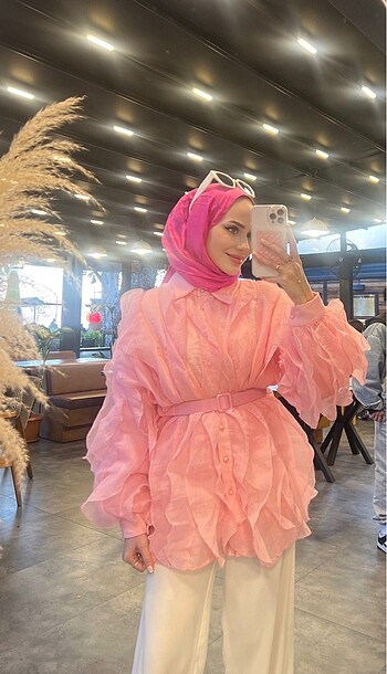 Pembe fırfırlı tunik