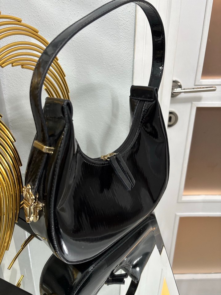 Parlak Siyah Deri Kadın Çanta - Görsel 3