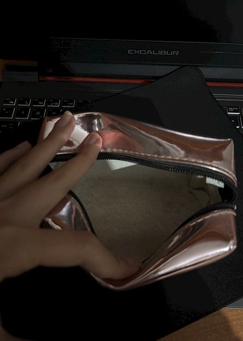 Parlak Pembe Makyaj Çantası - Görsel 3