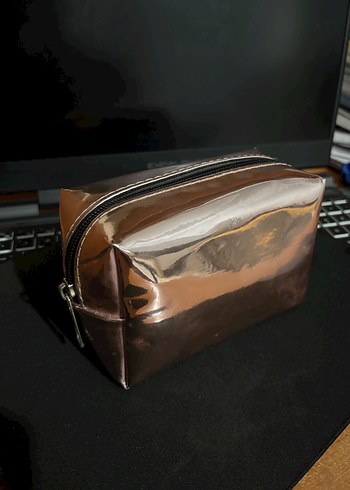 Parlak Pembe Makyaj Çantası - Görsel 2