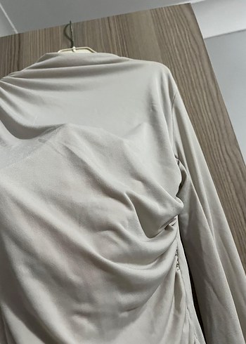 Beyaz Drapeli Uzun Kollu Bluz - Görsel 4