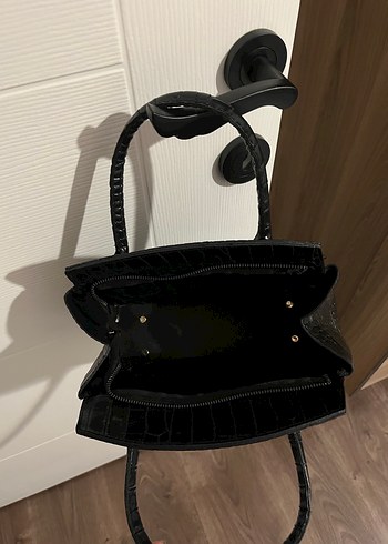 Siyah Deri Krokodil Desenli Tokalı Çanta - Görsel 2