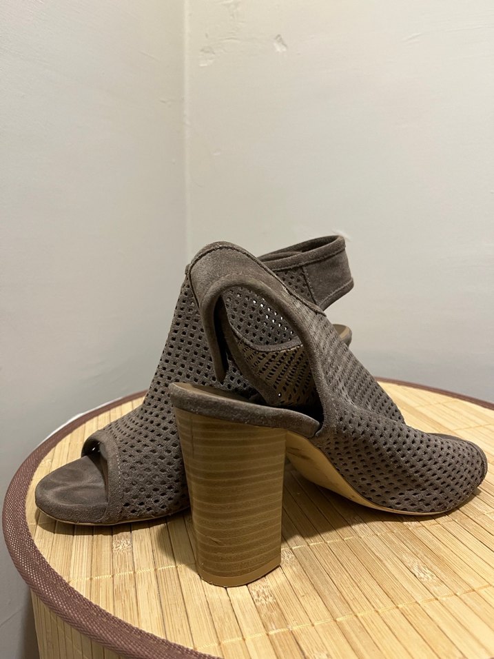 Kahverengi Küçük Kare Desenli Dolgu Topuklu Sandalet - Görsel 4