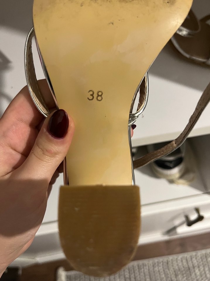 Gümüş Metal Tokalı İnce Topuklu Kadın Ayakkabı - Görsel 4