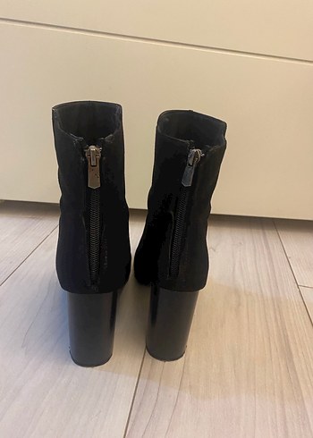Siyah Süet  Topuklu Bot - Görsel 3