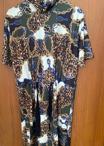 Desenli. Belden büzgülü kısa kol elbise - Görsel 2