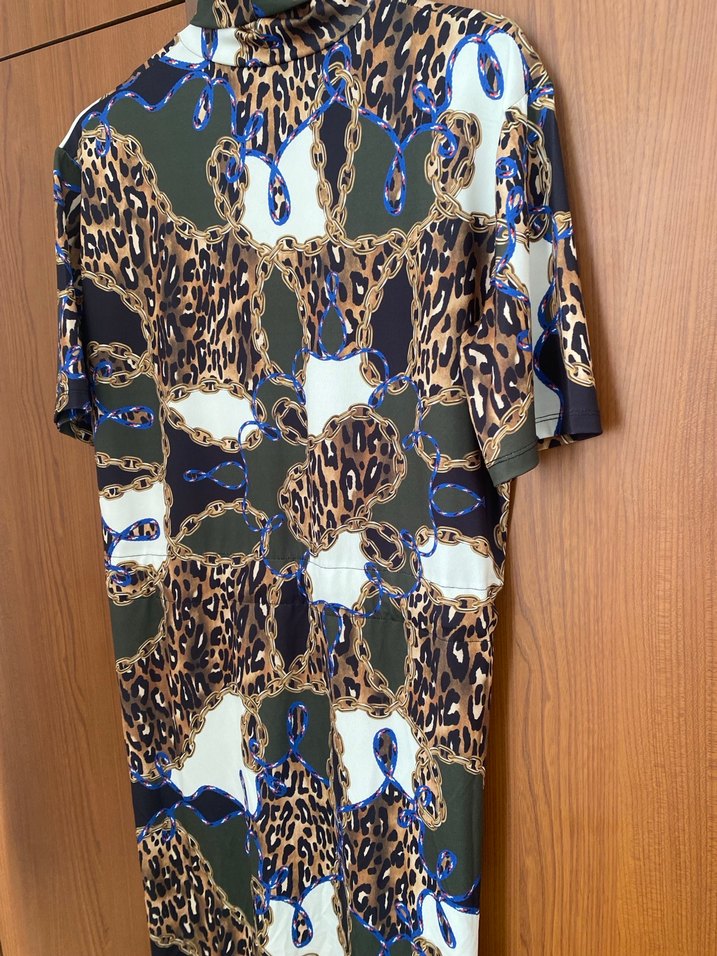 Desenli. Belden büzgülü kısa kol elbise - Görsel 3