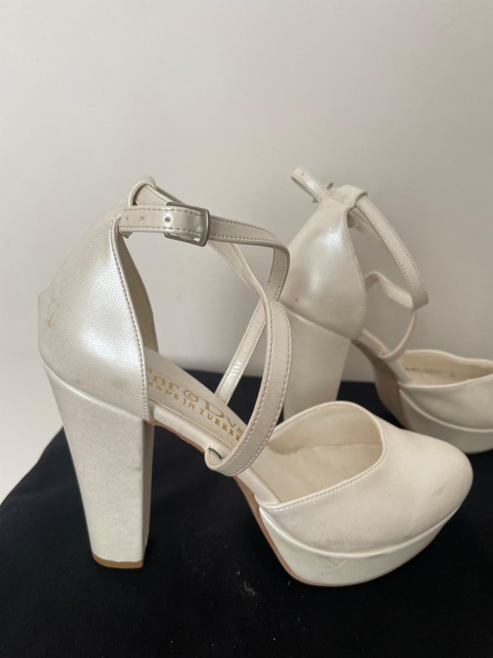 Beyaz Stiletto Topuklu Kadın Abiye Ayakkabı - Görsel 2