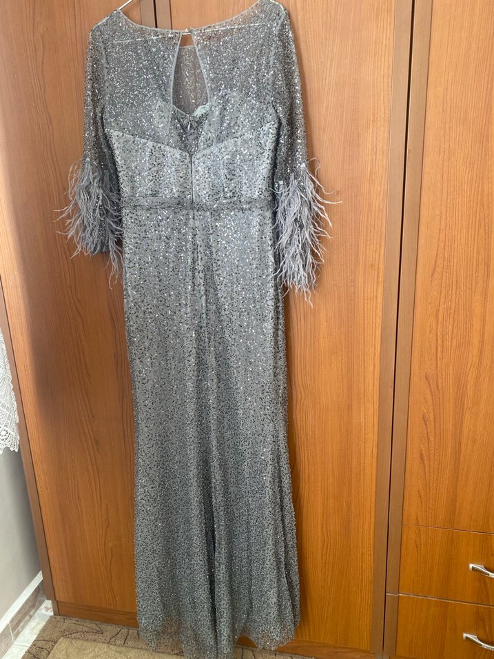 Gri Uzun Kollu Drapeli Abiye Elbise - Görsel 4