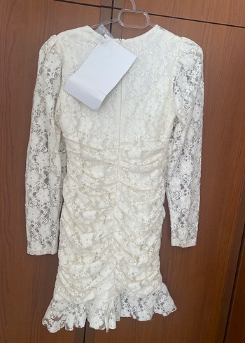 Dantel Detaylı Beyaz Midi Abiye Elbise - Görsel 3