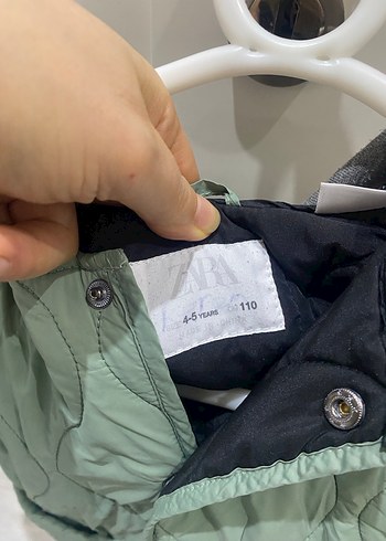 Zara 4-5 yaş Açık yeşil çıtçıtlı  Erkek Çocuk Mont - Görsel 3