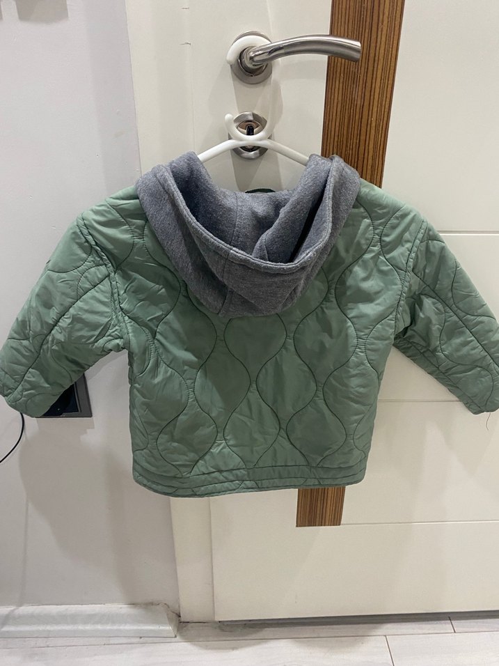 Zara 4-5 yaş Açık yeşil çıtçıtlı  Erkek Çocuk Mont - Görsel 2