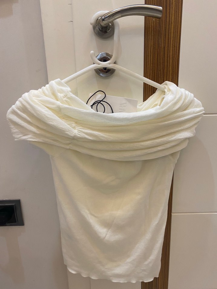 Beyaz Keten Drapeli Kısa Kollu Bluz - Görsel 2