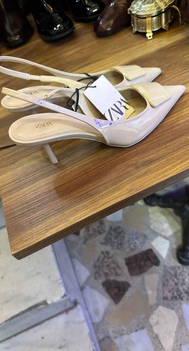 Beyaz Rugan Tokalı Stiletto - Görsel 2