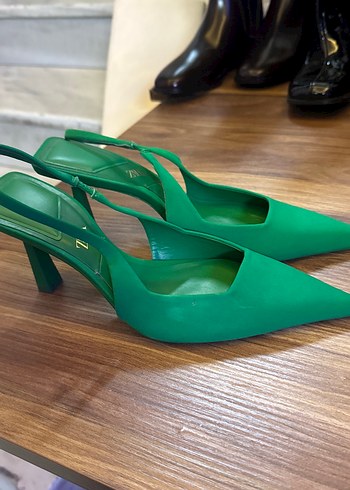 Yeşil Tokalı Stiletto Topuklu Kadın Ayakkabı - Görsel 2