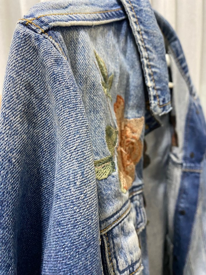 Nakışlı Açık Mavi Kadın Denim Ceket - Görsel 4