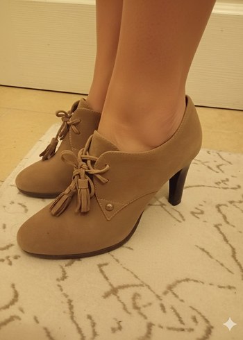 Anne Klein 38