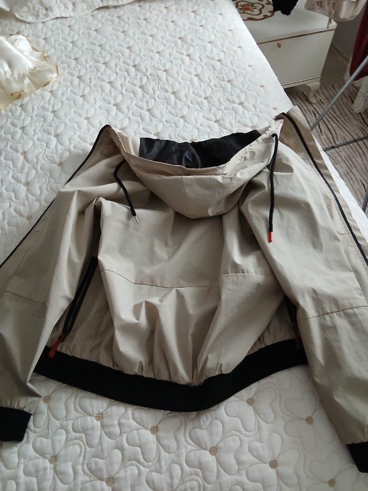 Bej Erkek Kapüşonlu İnce Yağmurluk - Görsel 2