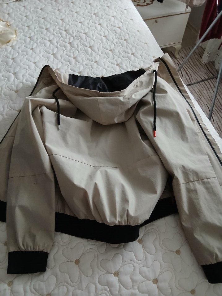 Bej Erkek Kapüşonlu İnce Yağmurluk - Görsel 4