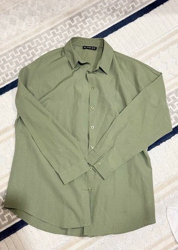 Düğmeli, Uzun Kollu Haki Yeşil Kadın Gömlek - Görsel 3