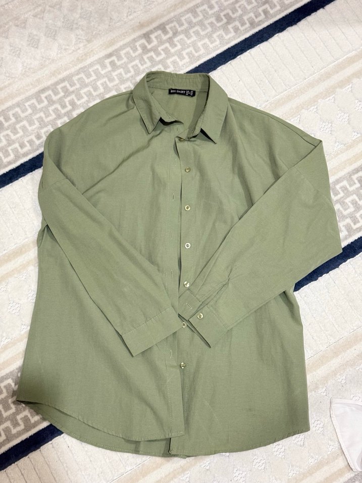 Düğmeli, Uzun Kollu Haki Yeşil Kadın Gömlek - Görsel 3