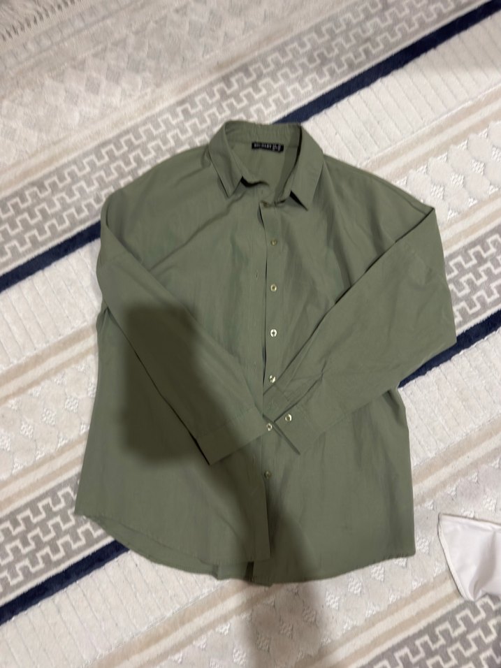 Düğmeli, Uzun Kollu Haki Yeşil Kadın Gömlek - Görsel 2