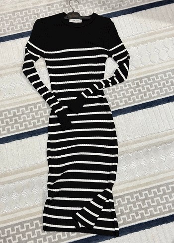 Siyah Beyaz Çizgili Triko Elbise - Görsel 3