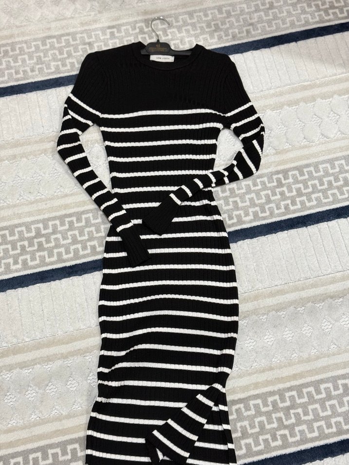 Siyah Beyaz Çizgili Triko Elbise - Görsel 4