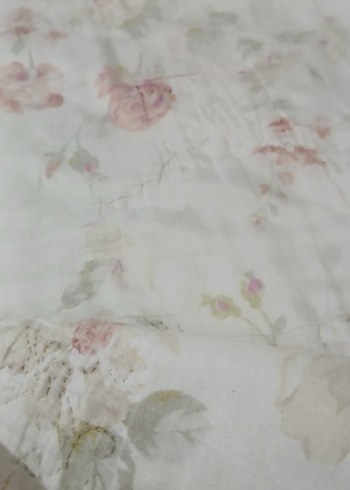 Çiçek Desenli Beyaz Yatak Örtüsü - Görsel 7