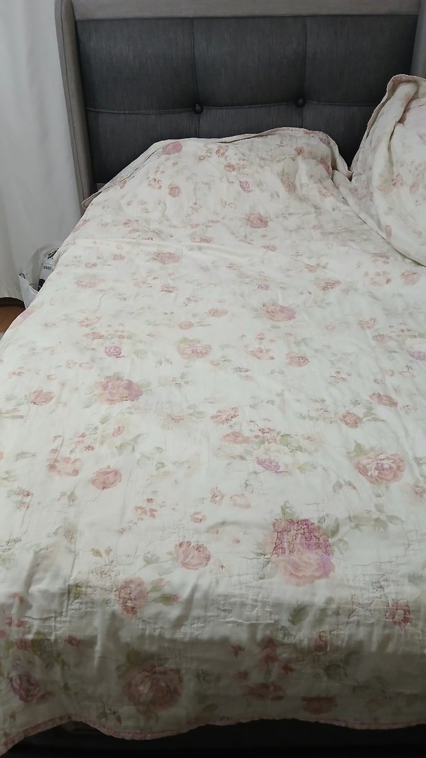 Çiçek Desenli Beyaz Yatak Örtüsü - Görsel 3