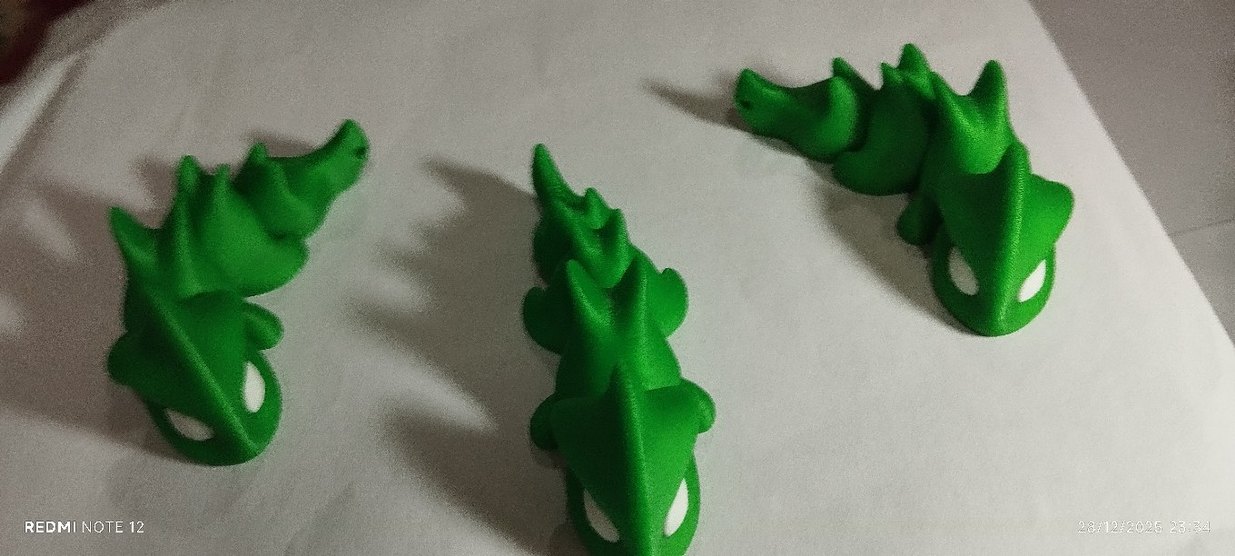 Yeşil Renkli Anahtarlik ejderha - Görsel 5