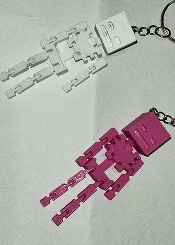 Pembe ve beyaz Minecraft iskelet anahtarlik - Görsel 2