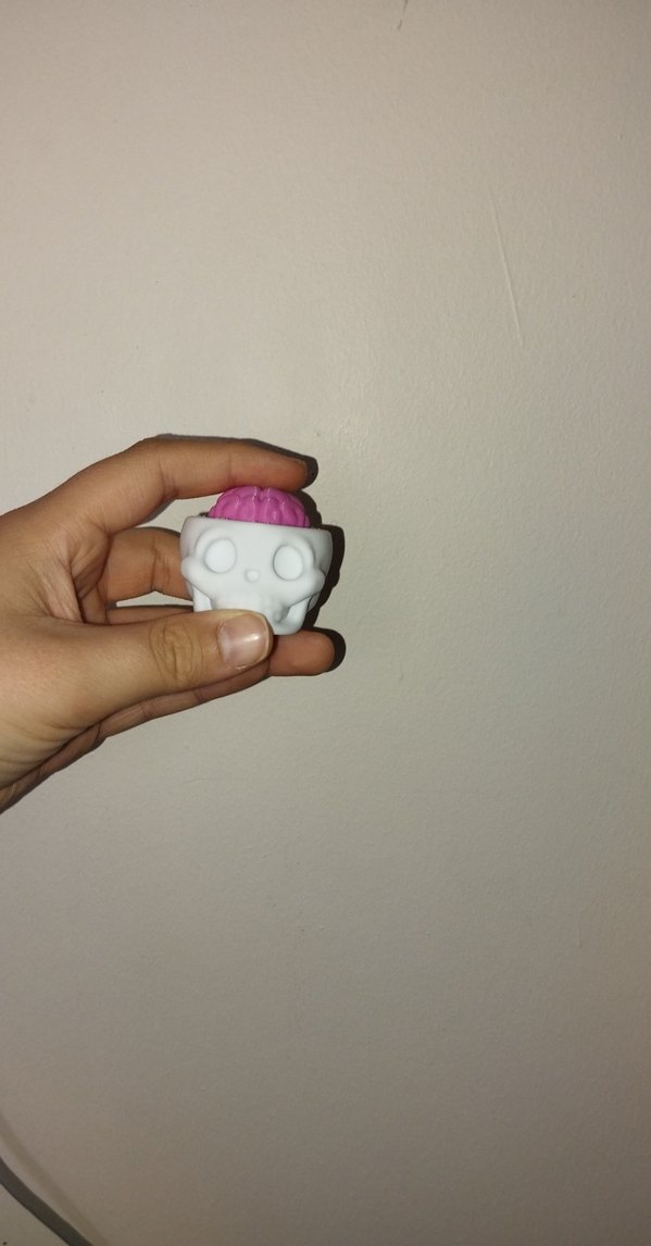 clickli beyaz kurukafa anahtarlik - Görsel 3