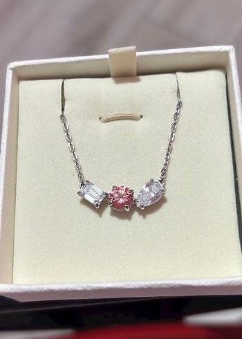 swarovski Zarif Uc Tasli Gumus Kolye Swarovski Mesmera Kolye