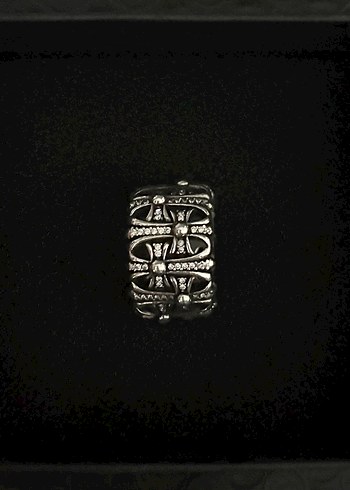 chrome hearts haç ve ve elmas taş detayli - Görsel 2