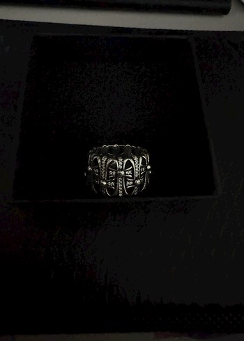 chrome hearts haç ve ve elmas taş detayli - Görsel 3