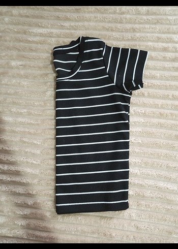 Siyah Çizgili Kadın Crop - Görsel 2