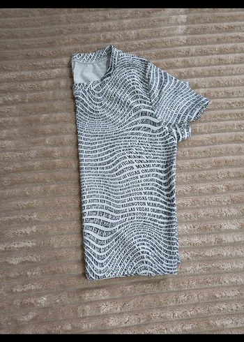 Gri Baskılı Kısa Kollu Kadın Tişört - Görsel 2