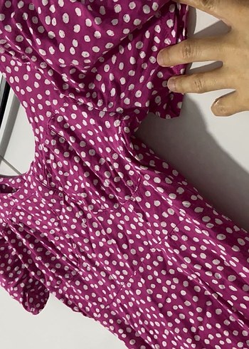 V Yaka Kısa Kollu Mor Piliseli Elbise - Görsel 2