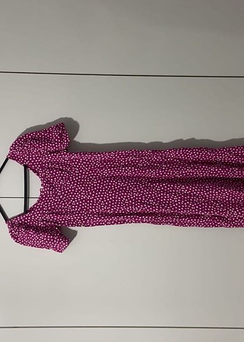 V Yaka Kısa Kollu Mor Piliseli Elbise - Görsel 4