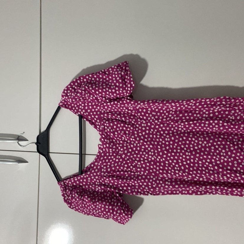 V Yaka Kısa Kollu Mor Piliseli Elbise - Görsel 5