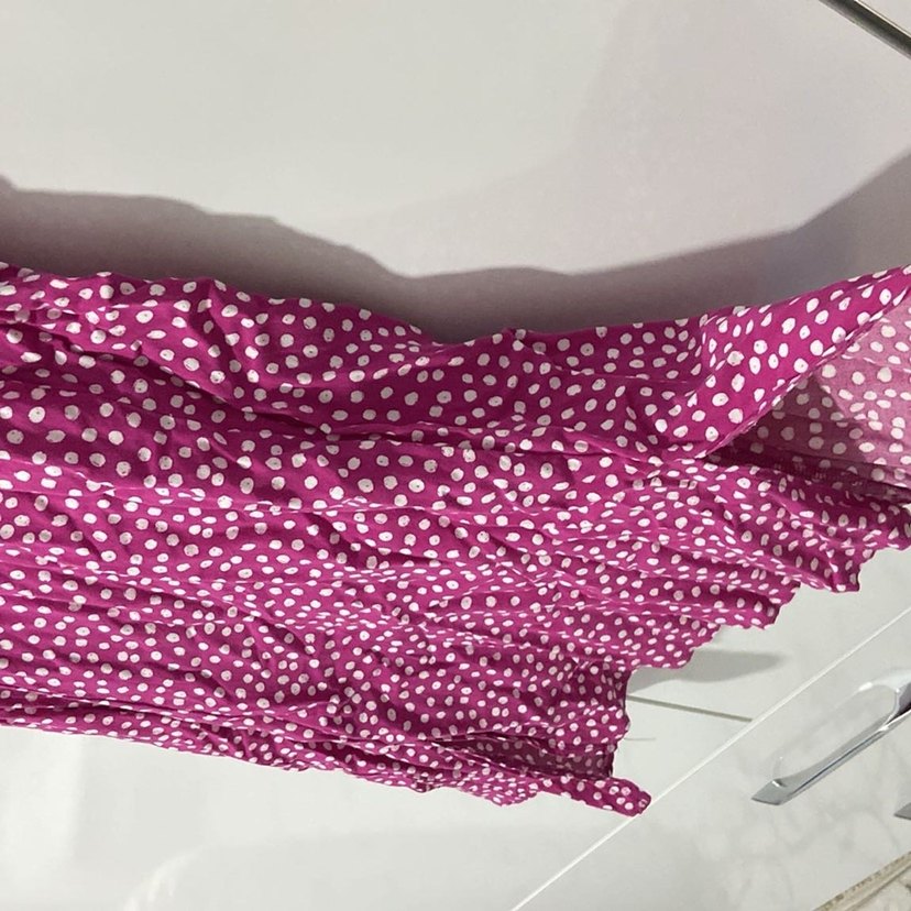 V Yaka Kısa Kollu Mor Piliseli Elbise - Görsel 3